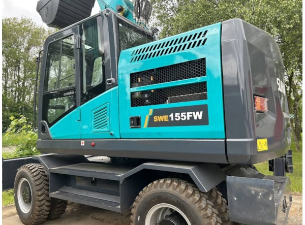 Excavator pe roti SUNWARD  SWE 155 FW cu stabilizatori de vanzare